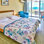 Laguna 4*