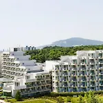 Laguna Hotel 4*