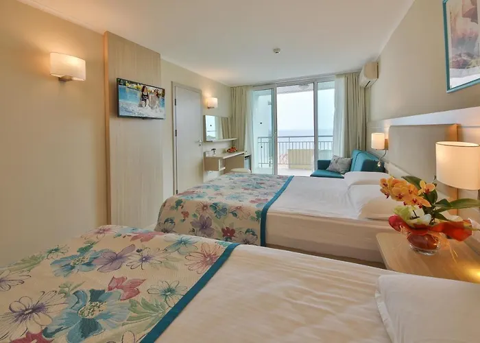 лагуна бийч Хотел