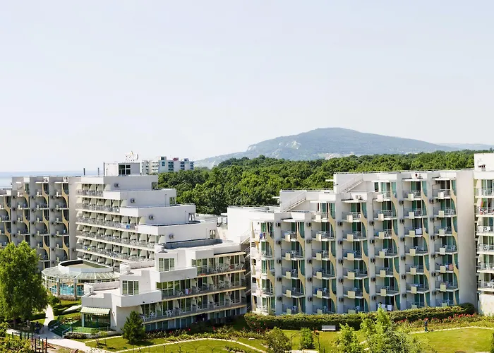 лагуна бийч Хотел 4*