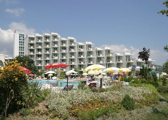 Хотел лагуна бийч